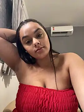 Snapshot of crystalmmour chatting on 02/14/25, 07:23 crystalmmour online show from 02/14/25, 07:23