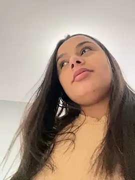 Snapshot of crystalmmour chatting on 02/20/25, 08:03 crystalmmour online show from 02/20/25, 08:03