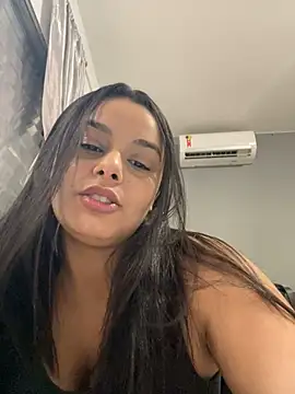 Snapshot of crystalmmour chatting on 02/28/25, 06:41 crystalmmour online show from 02/28/25, 06:41