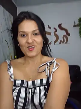 Snapshot of elena_jonees chatting on 05/12/26, 08:39 elena jonees online show from 05/12/26, 08:39
