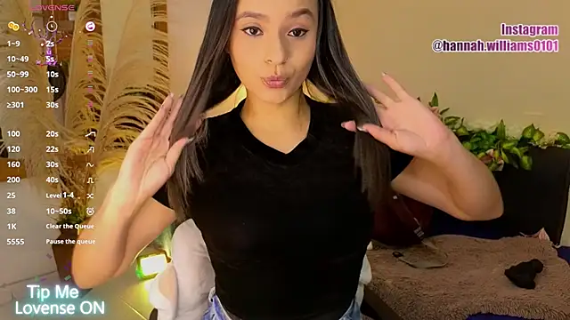 Hannah williams1 online show from 11/17/25, 08:25