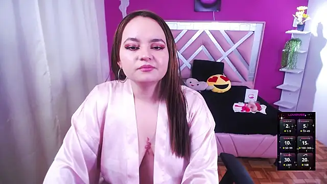 Snapshot of Naiara_Sex_ chatting on 12/21/24, 04:25 Naiara Sex  online show from 12/21/24, 04:25