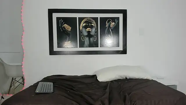 zoee lovv online show from 09/18/25, 03:08