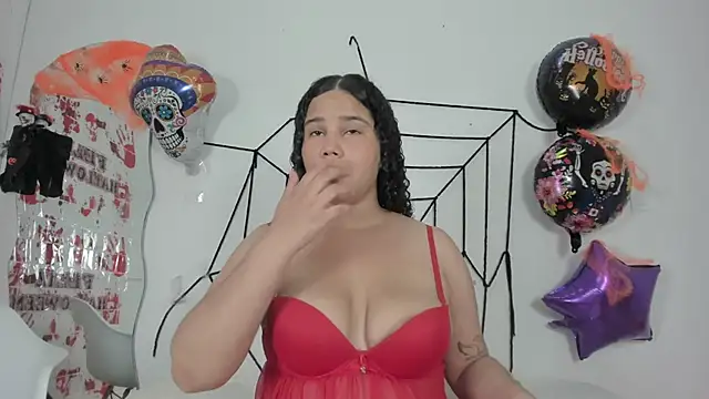 zoee lovv online show from 10/08/25, 03:04