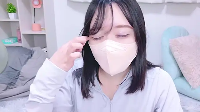 Yurie  online show from 02/12/25, 03:38