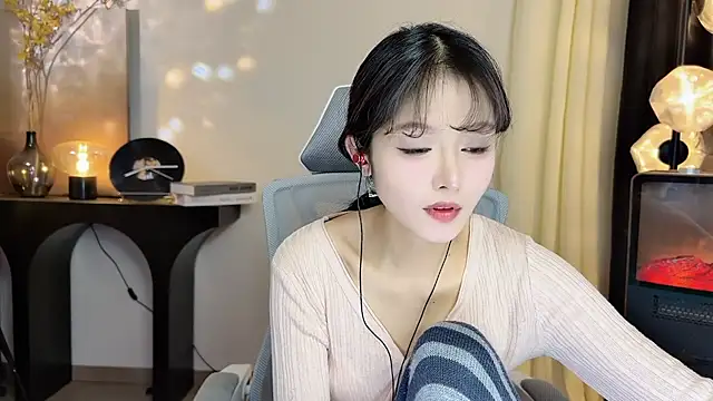 Snapshot of xiaodaibabyy chatting on 02/04/25, 04:29 xiaodaibabyy online show from 02/04/25, 04:29