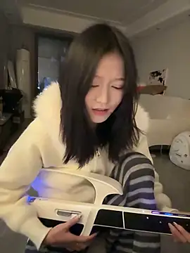 Snapshot of xiaodaibabyy chatting on 02/21/25, 01:55 xiaodaibabyy online show from 02/21/25, 01:55