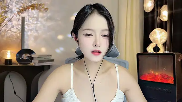 Snapshot of xiaodaibabyy chatting on 02/22/25, 01:24 xiaodaibabyy online show from 02/22/25, 01:24