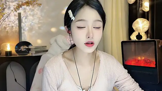 Snapshot of xiaodaibabyy chatting on 02/23/25, 04:13 xiaodaibabyy online show from 02/23/25, 04:13