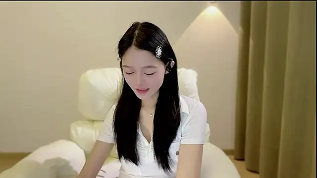 Snapshot of xiaodaibabyy chatting on 10/30/25, 06:37 xiaodaibabyy online show from 10/30/25, 06:37