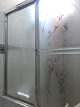 Snapshot of jose5320_20 chatting on 10/08/25, 04:26 jose5320 20 online show from 10/08/25, 04:26