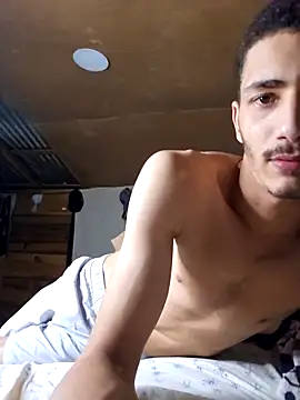 Snapshot of jose5320_20 chatting on 10/10/25, 01:48 jose5320 20 online show from 10/10/25, 01:48