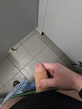 Snapshot of Ibag01 chatting on 02/26/26, 01:43 Ibag01 online show from 02/26/26, 01:43