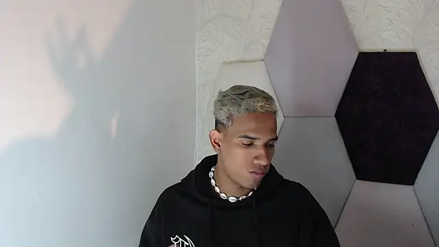 AbrahanBratz online show from 01/30/25, 02:58