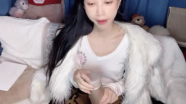 Lili-2 online show from 01/14/26, 03:50