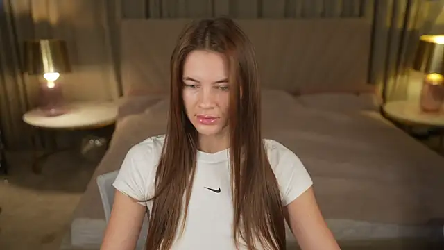 Julia  Star  online show from 09/30/25, 07:24