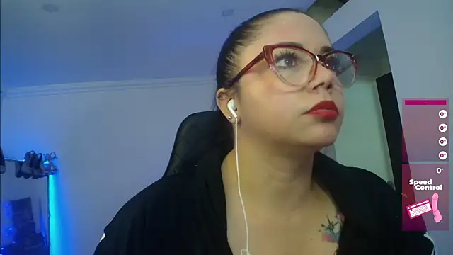 Snapshot of Madame_Shein_ chatting on 12/28/24, 02:21 Madame Shein  online show from 12/28/24, 02:21