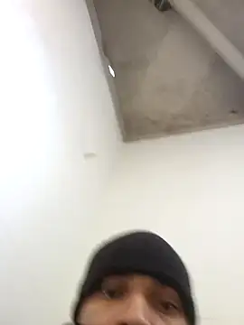 Snapshot of Malubrotudo chatting on 09/28/25, 10:20 Malubrotudo online show from 09/28/25, 10:20