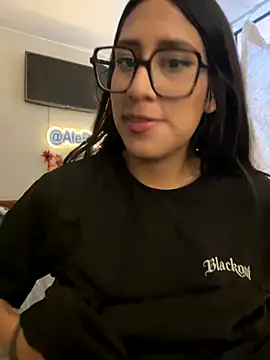 Snapshot of AleFantasy0001 chatting on 11/23/25, 05:57 AleFantasy0001 online show from 11/23/25, 05:57