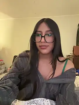 AleFantasy0001 online show from 01/13/26, 07:41