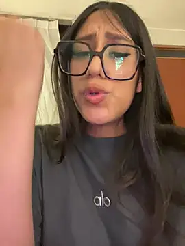 AleFantasy0001 online show from 02/03/26, 06:22