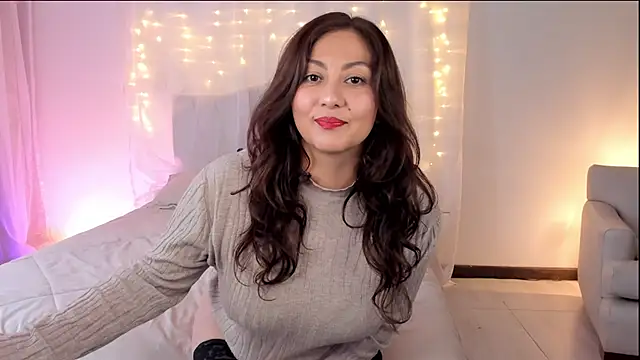 karla paradise  online show from 12/16/24, 06:27