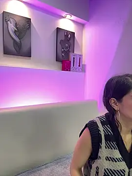 Melodi Roux online show from 02/09/26, 12:31