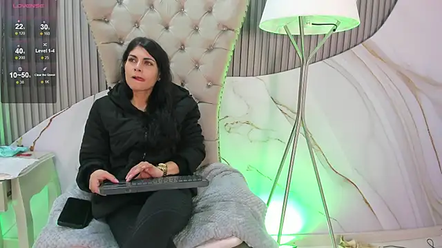 Snapshot of Melodi_Roux chatting on 05/15/26, 01:29 Melodi Roux online show from 05/15/26, 01:29