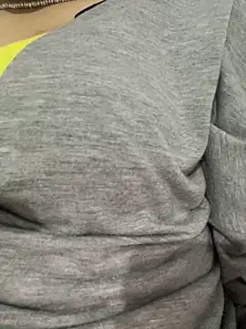 Snapshot of Lina-lolo chatting on 12/04/24, 06:06 Lina-lolo online show from 12/04/24, 06:06