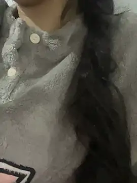 Snapshot of Lina-lolo chatting on 12/16/24, 06:27 Lina-lolo online show from 12/16/24, 06:27