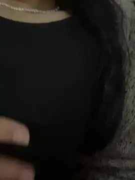 Snapshot of Lina-lolo chatting on 02/02/25, 10:02 Lina-lolo online show from 02/02/25, 10:02