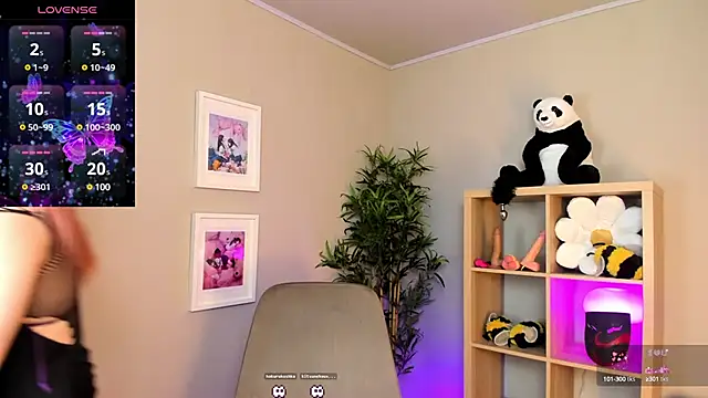 HakuRukushka online show from 03/04/25, 08:05