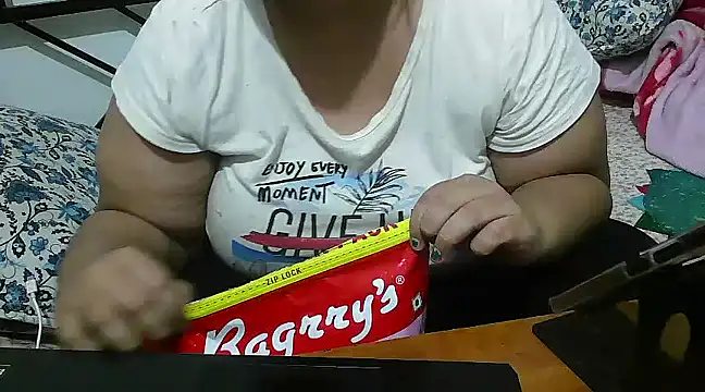 Queen of boobs01 online show from 02/01/25, 06:40