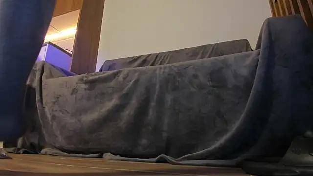 Yuriko May online show from 02/13/25, 11:04