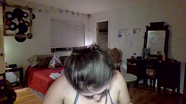 sophiarica online show from 04/28/26, 01:26