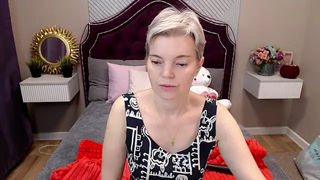 Snapshot of Cutie_Erikaa1 chatting on 10/25/25, 02:19 Cutie Erikaa1 online show from 10/25/25, 02:19