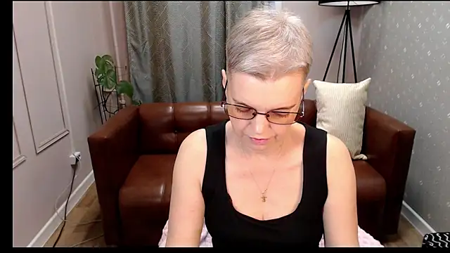 Snapshot of Cutie_Erikaa1 chatting on 11/06/25, 09:43 Cutie Erikaa1 online show from 11/06/25, 09:43