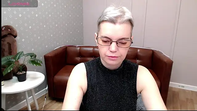 Snapshot of Cutie_Erikaa1 chatting on 12/05/25, 02:20 Cutie Erikaa1 online show from 12/05/25, 02:20