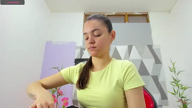 Mia-kalinfa online show from 05/30/26, 12:24