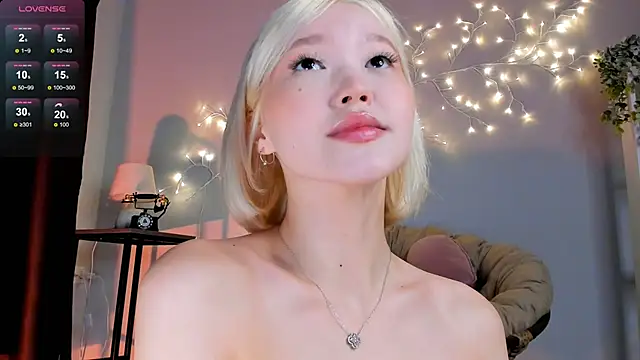 Snapshot of milli_sun_ chatting on 12/27/24, 05:09 milli sun online show from 12/27/24, 05:09