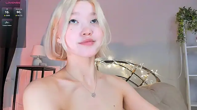Snapshot of milli_sun_ chatting on 01/26/25, 08:25 milli sun online show from 01/26/25, 08:25