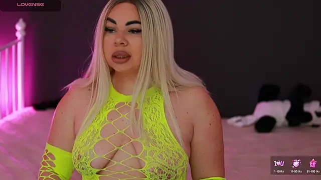 Snapshot of MissLilaa chatting on 12/21/24, 05:07 MissLilaa online show from 12/21/24, 05:07