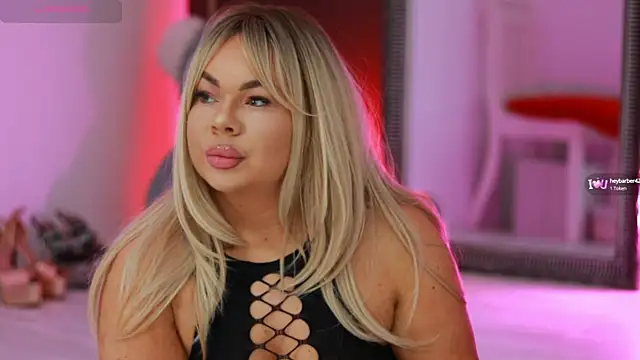 Snapshot of MissLilaa chatting on 03/13/25, 05:28 MissLilaa online show from 03/13/25, 05:28