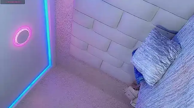 Hallyhott online show from 02/26/25, 10:26