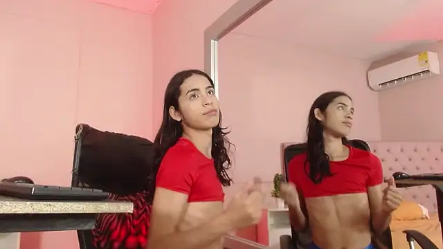 Snapshot of alice_sofia chatting on 03/15/25, 01:18 alice sofia online show from 03/15/25, 01:18