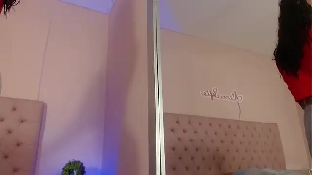 Snapshot of alice_sofia chatting on 11/11/25, 09:59 alice sofia online show from 11/11/25, 09:59