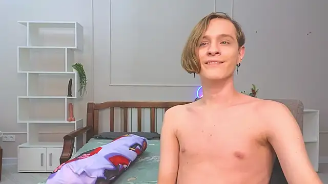 Snapshot of nikompell chatting on 12/31/24, 01:15 nikompell online show from 12/31/24, 01:15