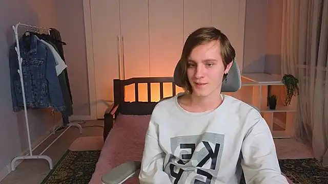 Snapshot of nikompell chatting on 03/14/25, 06:50 nikompell online show from 03/14/25, 06:50