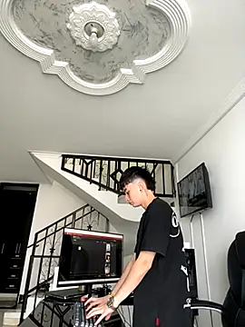 nico 18x online show from 12/05/25, 05:53