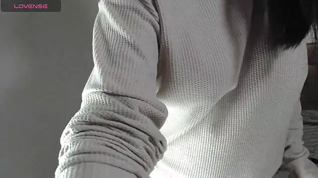 Snapshot of aleejhandraa chatting on 11/18/25, 01:00 aleejhandraa online show from 11/18/25, 01:00